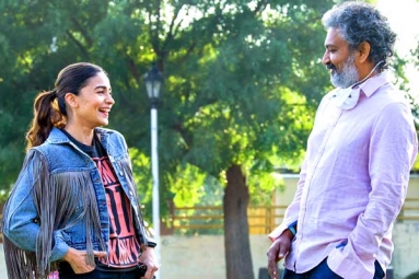 Alia Bhatt Receives A Warm Welcome On The Sets Of RRR