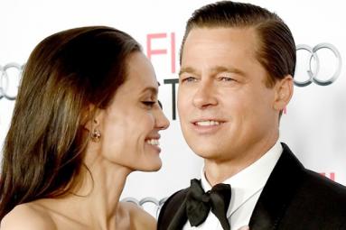 Angelina Jolie files for divorce from Brad Pitt!