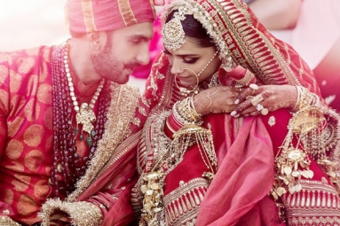 Deepika, Ranveer&#039;s Inside Nuptial Photos Set Social Media on Thrill