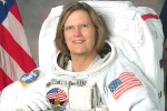 Challenger deep, space, first american woman who walked in space reached the deepest spot in the ocean, International space station