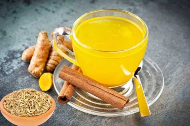 Reasons Why You Should Start Your Day With Jeera-Haldi Water