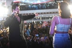 Vijay Deverakonda Mumbai, Puri Jagannadh, vijay deverakonda gets shocked with the huge crowds, Madness