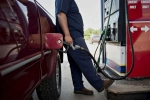 GasBuddy, Michigan Gas Prices, michigan gas prices fall to 11 cent first decline in three weeks, Muskegon