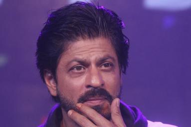 Shah Rukh to play Womaniser