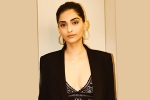 Sonam Kapoor updates, Sonam Kapoor updates, sonam flaunts off her curves, Fashion icon