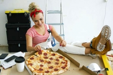 Tired at Workplace? Eating Pizza and These Five Other Foods Helps to Increase Productivity