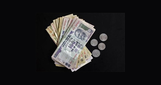 Gulf Indians warned not to carry home more than Rs 7,500