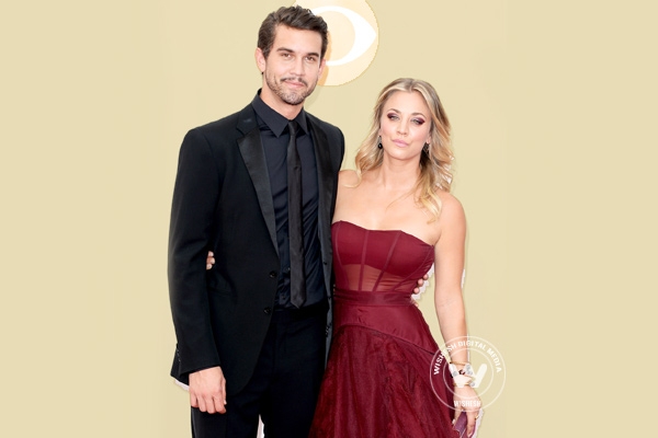 Kaley Cuoco and Ryan Sweeting get hitched on New year's Eve},{Kaley Cuoco and Ryan Sweeting get hitched on New year's Eve